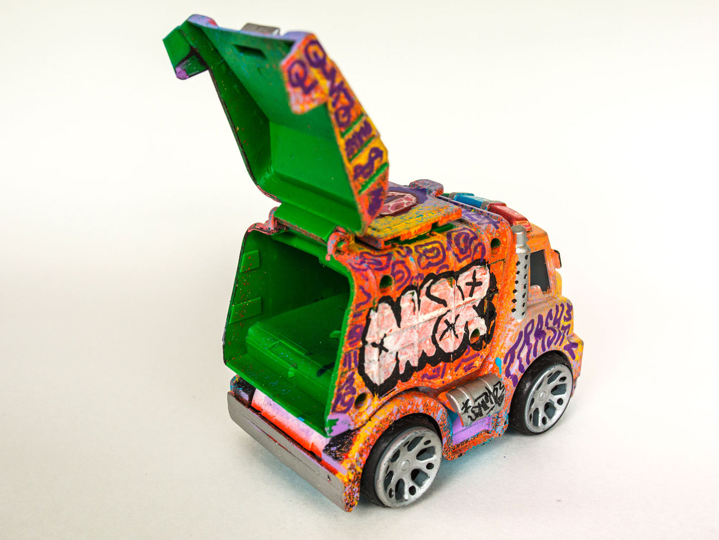 Art Object Toy - "Garbage Truck"